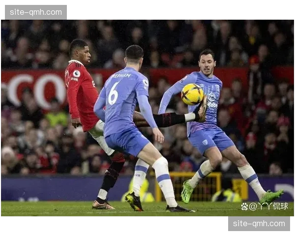 伯恩茅斯2-2西汉姆联 基尔曼故意手球破坏得分机会漏判红牌