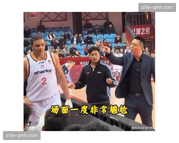 上海内讧后卢伟未再给机会 洛夫顿创赛季最短出场 上海内讧后卢伟未再给机会 洛夫顿创赛季最短出场